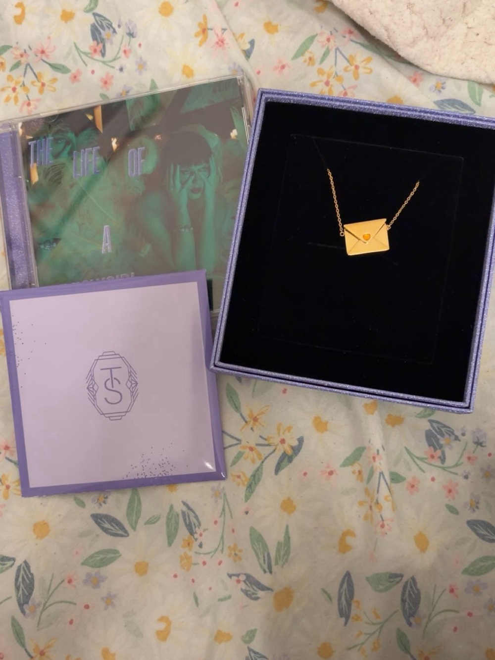 Taylor Swift Life of a Showgirl Cd and Necklace set